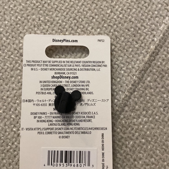 Disney’s Mickey And Minnie It’s A Small World Boat Ride Pin BNWT - Picture 2 of 2